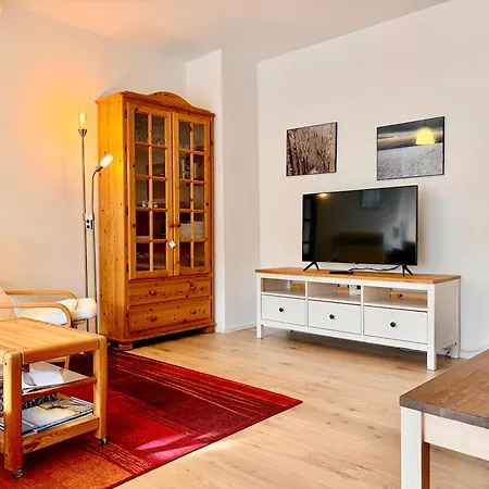 Seenest 'paradies' Mit Parkplatz