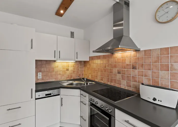 Seenest 'paradies' Mit Parkplatz *