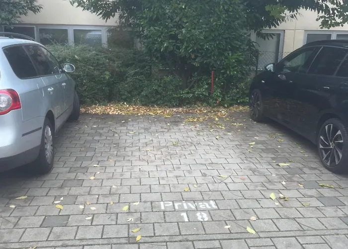 Seenest 'paradies' Mit Parkplatz