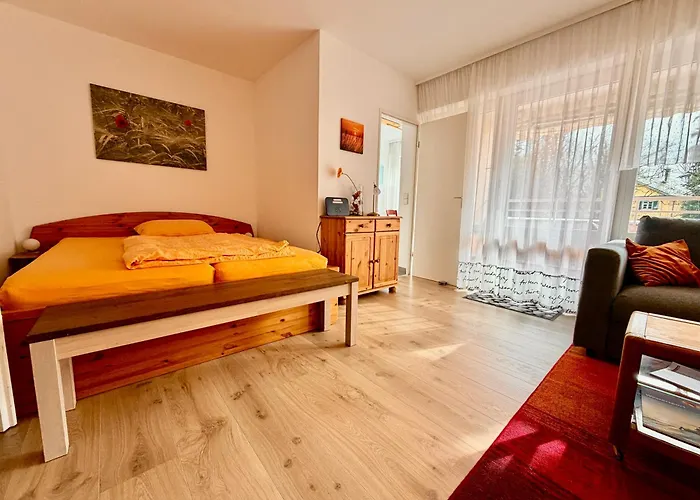 Seenest 'paradies' Mit Parkplatz *