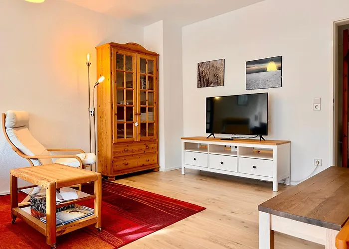 Seenest 'paradies' Mit Parkplatz